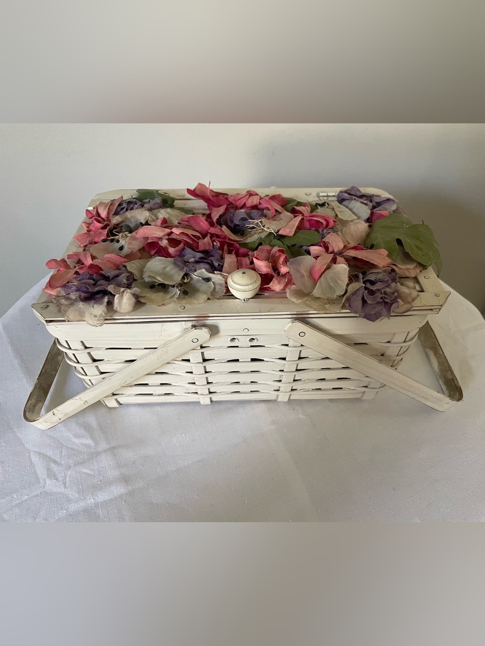 Vtg Woven White Wood Basket Floral Top Sewing Mid-Century Decor Cottagecore